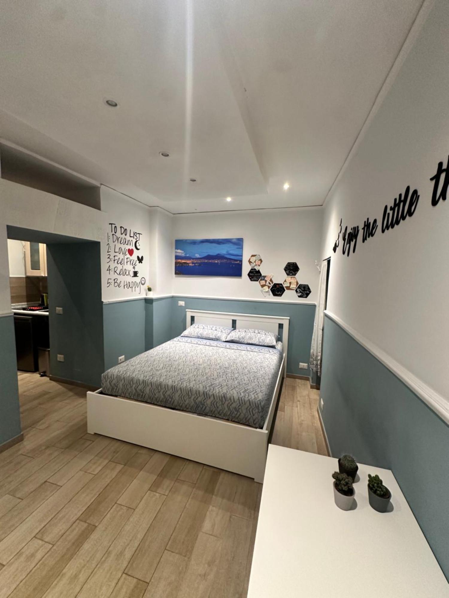 Pazz House Apartment Наполи Екстериор снимка